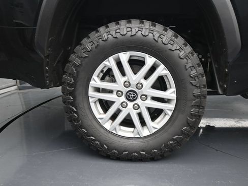 Used 2024 Toyota Tundra SR5 w/ SR5 Convenience Package AWD/4WD image 10