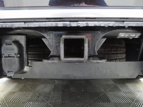 Used 2024 Chevrolet Suburban High Country image 47