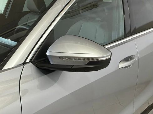 Certified 2025 Audi Q5 Premium w/ Convenience Package AWD/4WD image 27