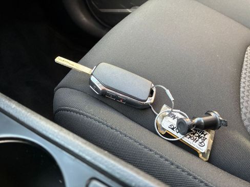 Used 2025 Kia Sportage LX image 22