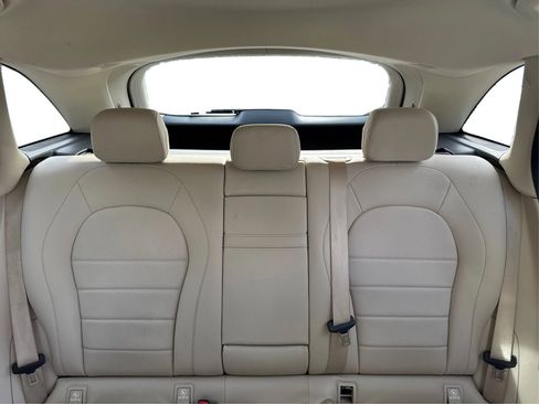 Used 2019 Mercedes-Benz GLC 300 4MATIC image 18