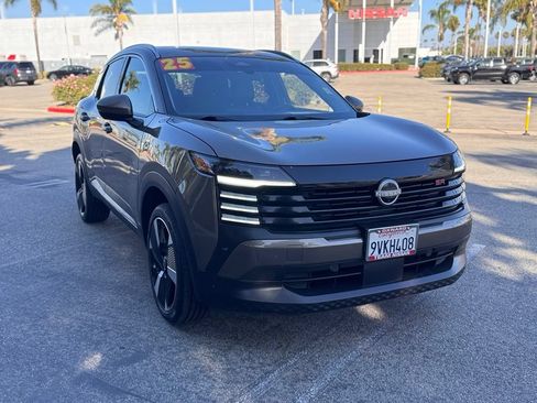 Certified 2025 Nissan Kicks SR FWD image 2