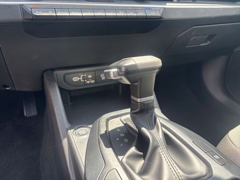 Used 2025 Kia K4 LXS image 40