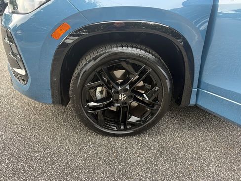 Certified 2026 Volkswagen Tiguan SE R-Line AWD/4WD image 27