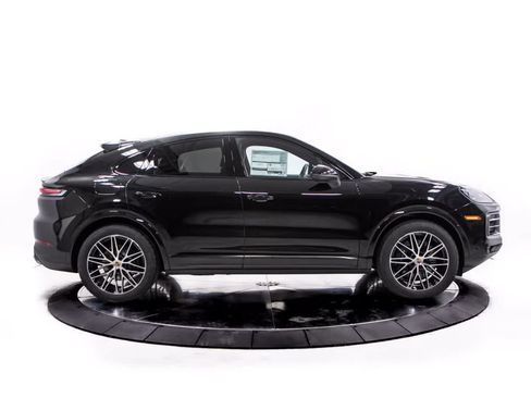 Certified 2026 Porsche Cayenne Coupe AWD/4WD image 8