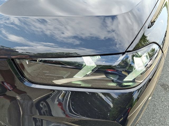 Used 2024 BMW X5 xDrive40i w/ M Sport Package AWD/4WD image 9
