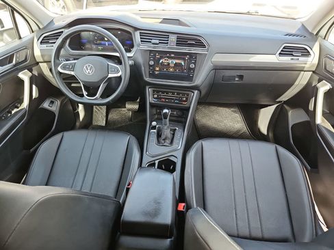 Used 2024 Volkswagen Tiguan SE FWD image 19