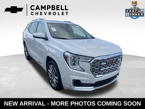 Used 2023 GMC Terrain Denali w/ Denali Premium Package AWD/4WD image 7