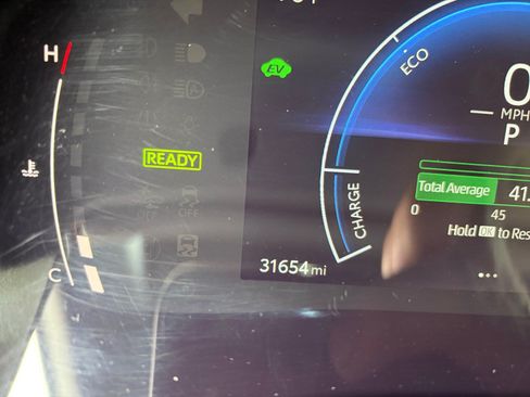 Used 2025 Toyota Camry SE FWD image 17