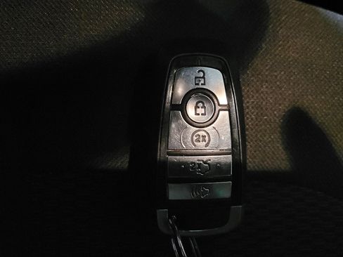 Used 2018 Ford Explorer XLT w/ Equipment Group 201A image 32