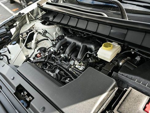 New 2025 Nissan Pathfinder SL image 7