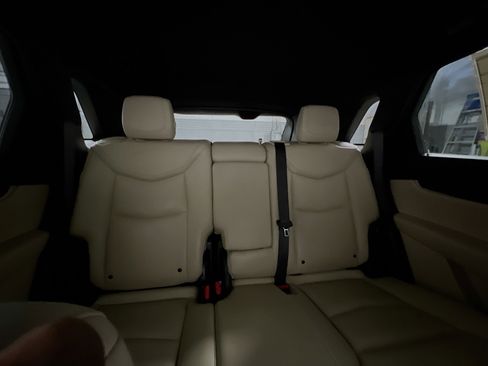 Used 2017 Cadillac XT5 FWD image 31