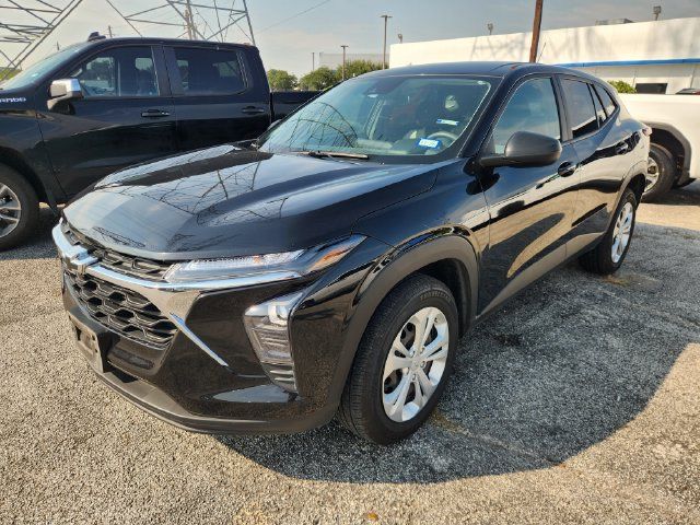 Used 2024 Chevrolet Trax LS FWD image 3