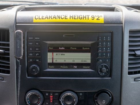 Used 2018 Mercedes-Benz Sprinter 2500 image 18