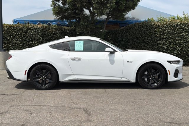 Used 2024 Ford Mustang GT RWD image 3