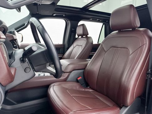 Used 2024 Ford Expedition Limited image 21