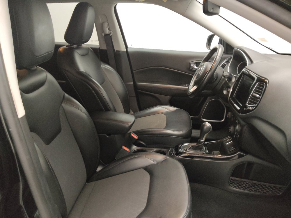 Used 2019 Jeep Compass Latitude FWD image 21