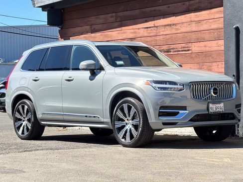 Used 2024 Volvo XC90 T8 Core w/ Protection Package Premier AWD/4WD image 9