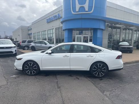 New 2026 Honda Accord Touring image 8