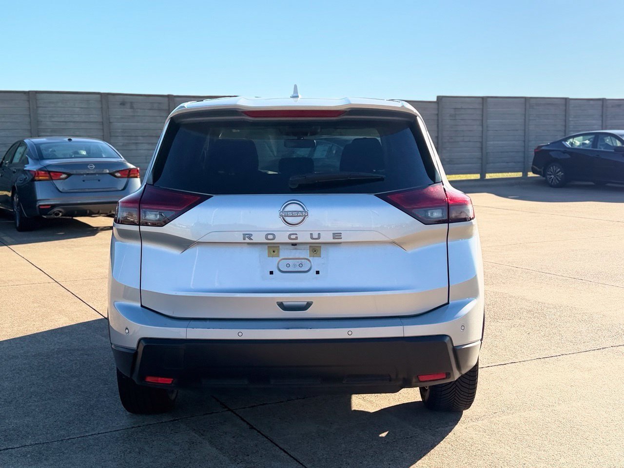 Certified 2025 Nissan Rogue SV FWD image 4