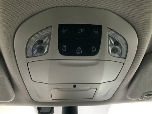 Used 2023 Chrysler Voyager LX image 40
