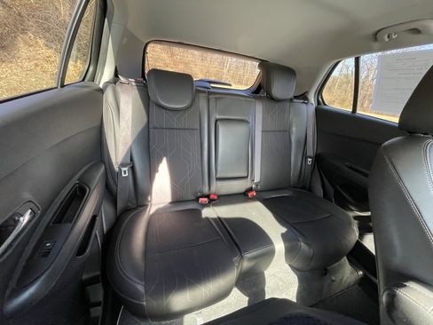 Certified 2018 Chevrolet Trax LT w/ LT Convenience Package image 13