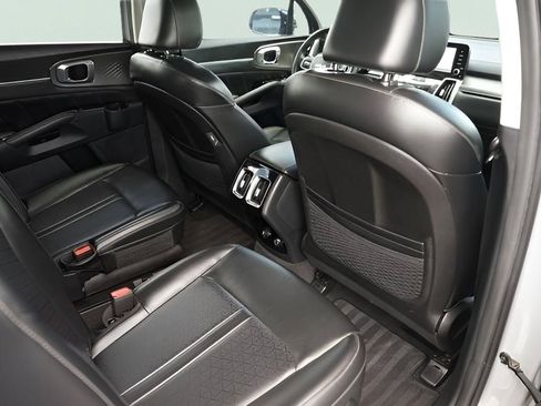 Used 2023 Kia Sorento SX FWD image 17