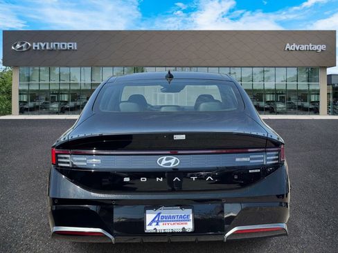 Certified 2025 Hyundai Sonata Limited FWD image 6