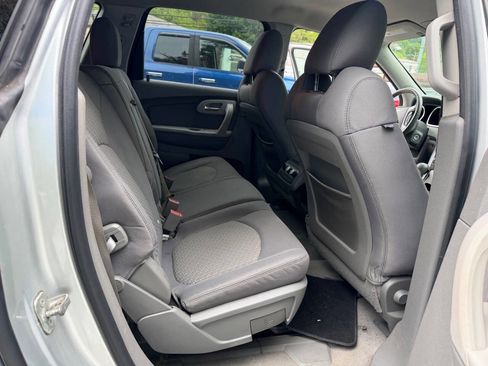 Used 2012 Chevrolet Traverse LS FWD image 9
