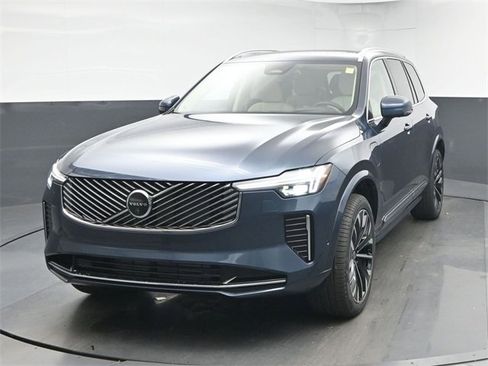 New 2026 Volvo XC90 T8 Ultra image 3