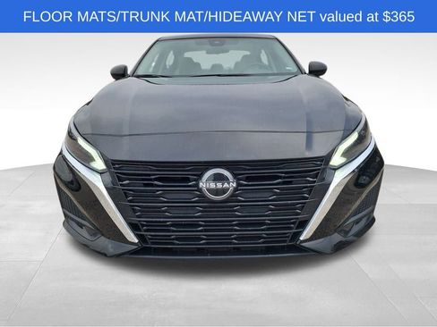 Used 2024 Nissan Altima 2.5 SV image 2