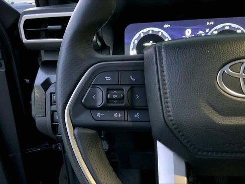 Used 2025 Toyota 4Runner Limited AWD/4WD image 23