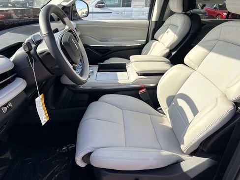 New 2026 Lincoln Navigator Premiere AWD/4WD image 23
