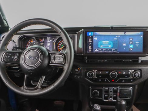 Used 2024 Jeep Wrangler Unlimited Sport image 17