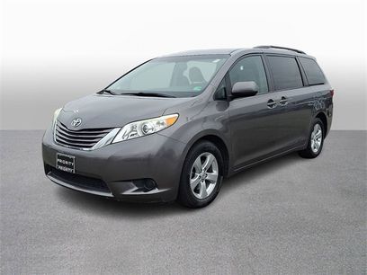 Used 2017 Toyota Sienna LE