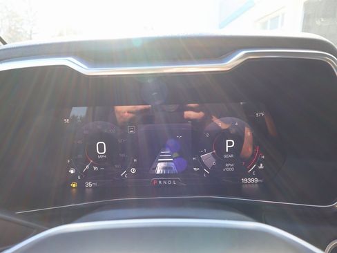 Used 2024 GMC Canyon Elevation w/ Convenience Package image 18