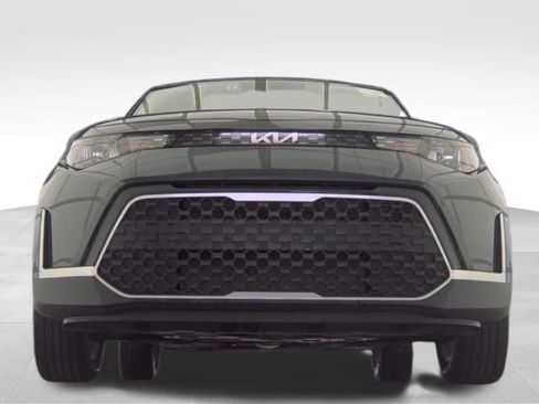 Used 2025 Kia Soul LX w/ LX Technology Package FWD image 3