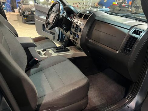 Used 2011 Ford Escape XLT w/ 202A Rapid Spec Order Code AWD/4WD image 16