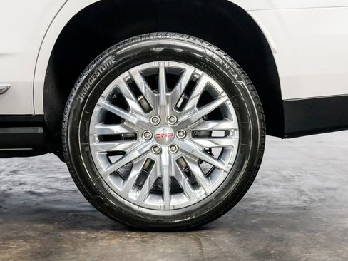 Used 2025 GMC Yukon Denali w/ Denali Reserve Package image 16