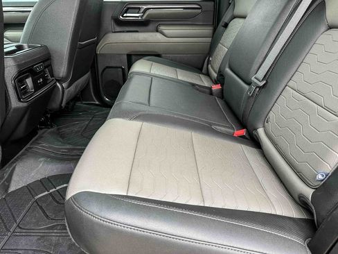 Used 2025 Chevrolet Silverado 2500 ZR2 w/ Technology Package AWD/4WD image 18