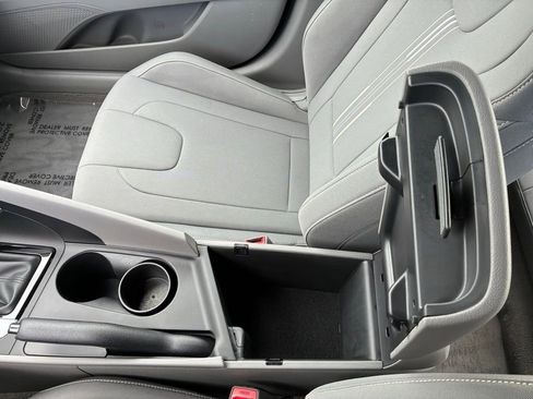 Used 2023 Hyundai Elantra SEL image 32