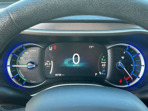 Used 2021 Chrysler Pacifica Touring image 22