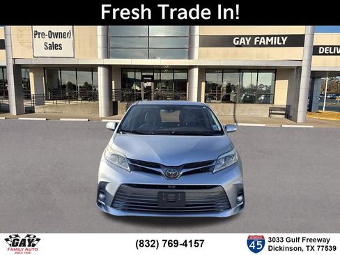 Used 2020 Toyota Sienna Limited Premium image 2