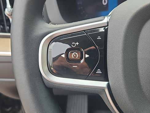 Used 2026 Volvo XC60 B5 Plus w/ Protection Package Premier AWD/4WD image 19