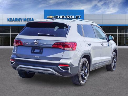 Used 2022 Volkswagen Taos SE FWD image 6