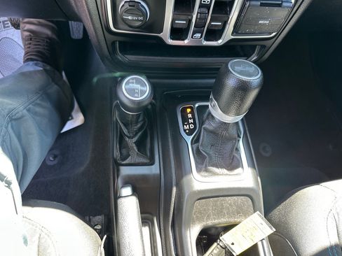 Used 2021 Jeep Wrangler Unlimited Sport AWD/4WD image 33