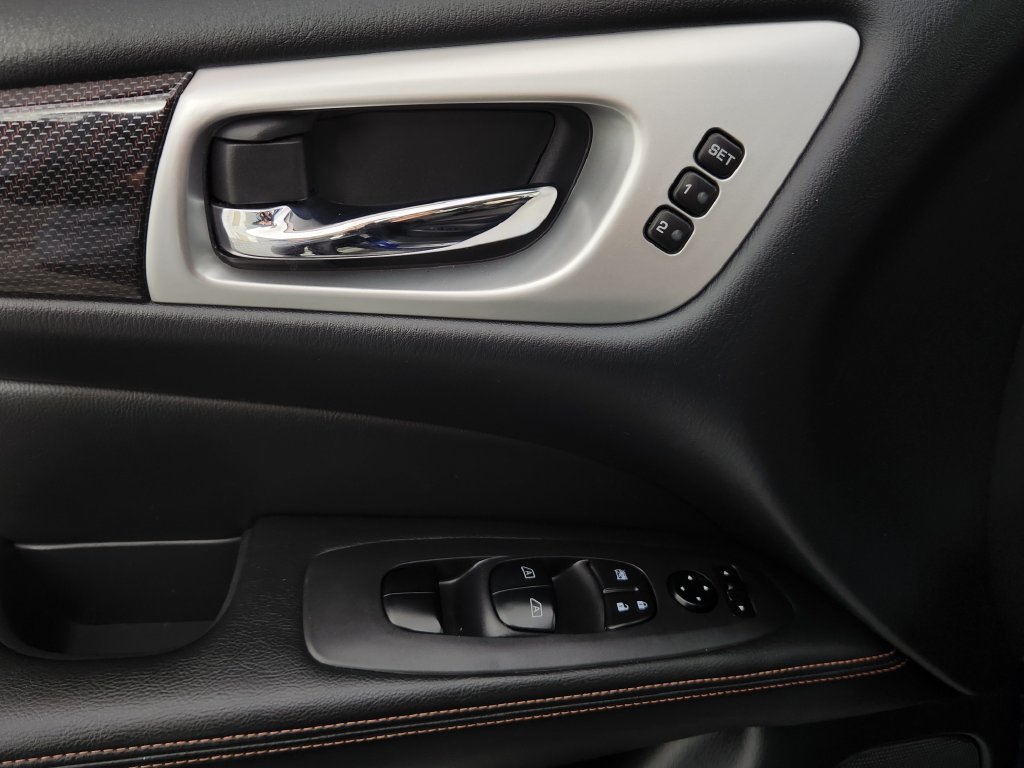 Used 2019 Nissan Pathfinder SL w/ Rock Creek Edition FWD image 11