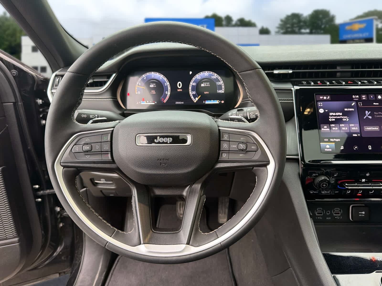 Used 2023 Jeep Grand Cherokee Altitude AWD/4WD image 24