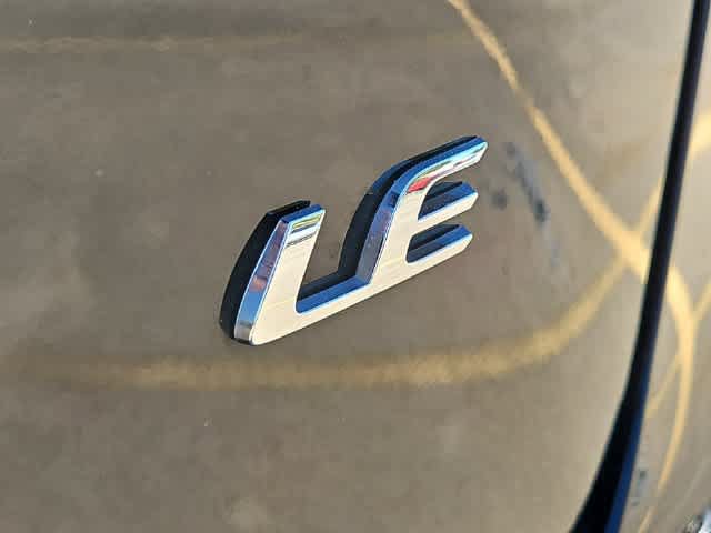 Used 2025 Toyota Corolla LE FWD image 11