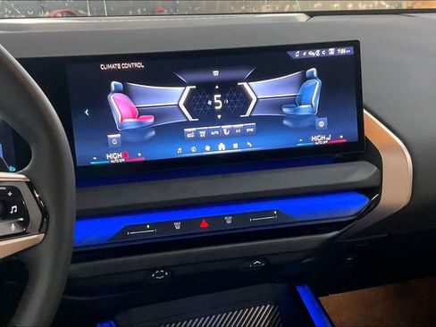 Used 2025 BMW X3 xDrive30i w/ Convenience Package image 9